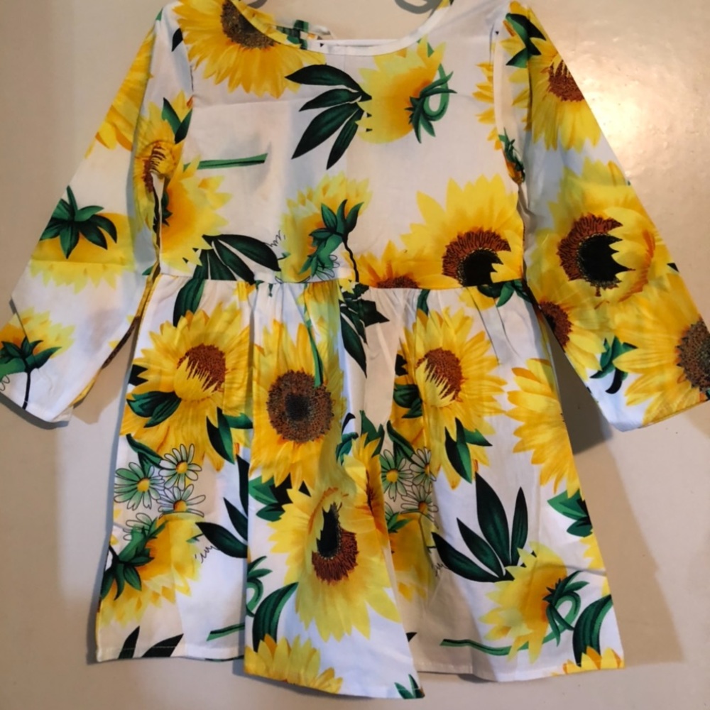 Sunflower dress. Size 3years. NWT